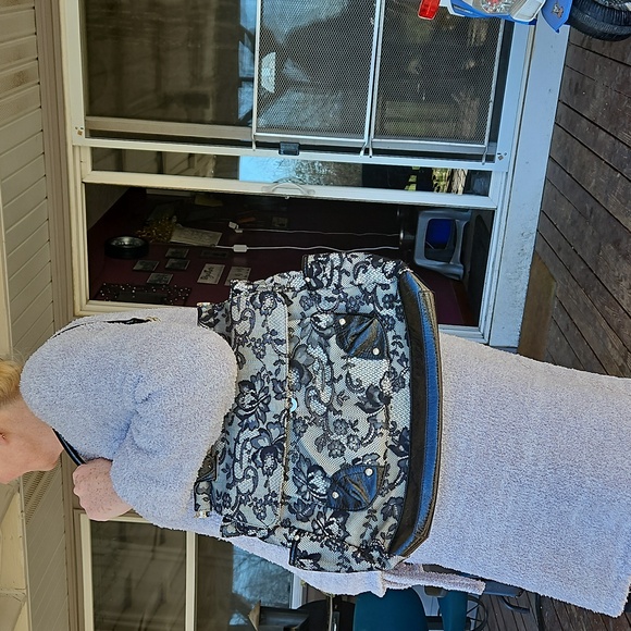 Kathy Van Zeeland Black and Gray Lace Shoulder Bag - Picture 7 of 7